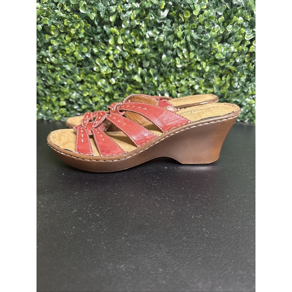 Natural Soul by Naturalizer Womens Wedges Red Leather Sandals Size 7W